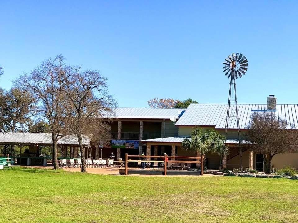 בנדרה Flying L Ranch Resort & Golf Course מראה חיצוני תמונה